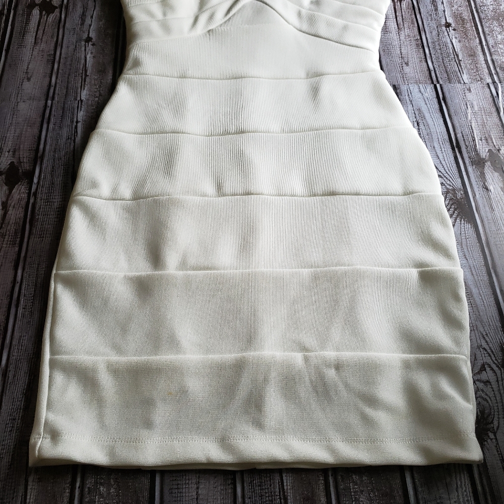Emerald Sundae White Criss-Cross Dress - Picture 3 of 6